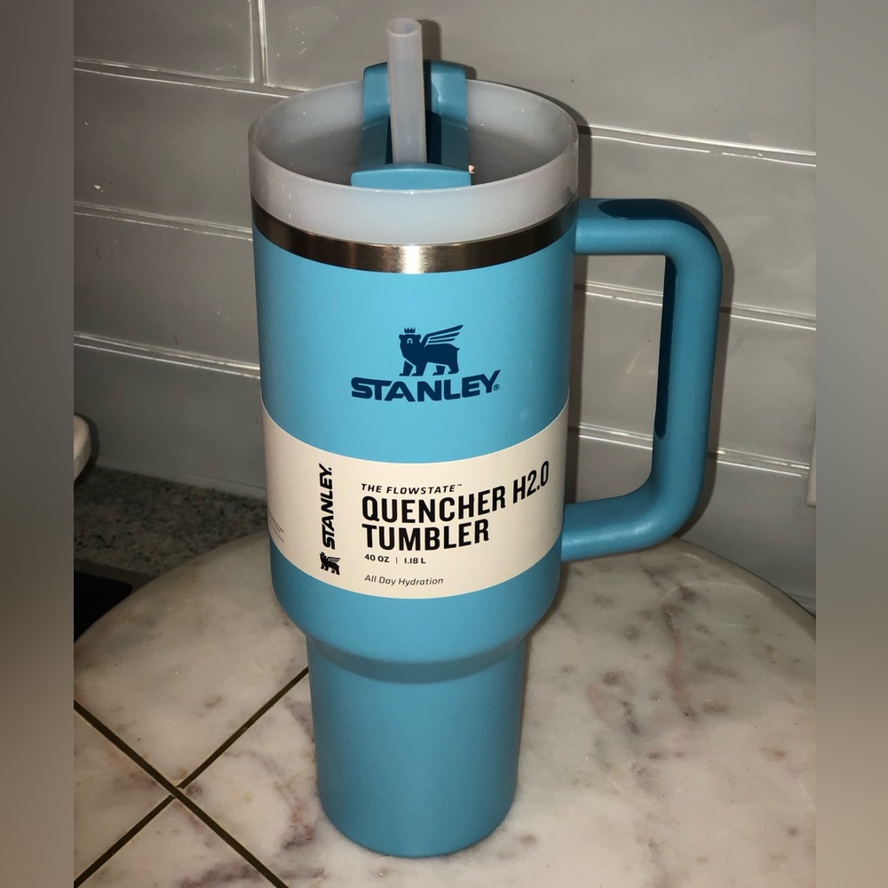 ✨NWT✨ Stanley 40 oz. Quencher H2.0 FlowState Tumbler - Pool - Picture 1 of 11